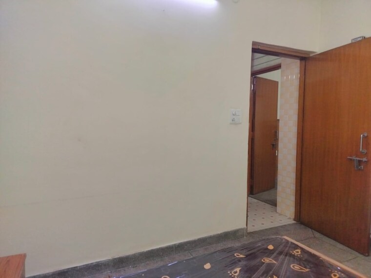 Room, rwa-jasola-sector-7 3 Bedroom 1800 Sq.Ft. Apartment In Jasola Delhi 9015905