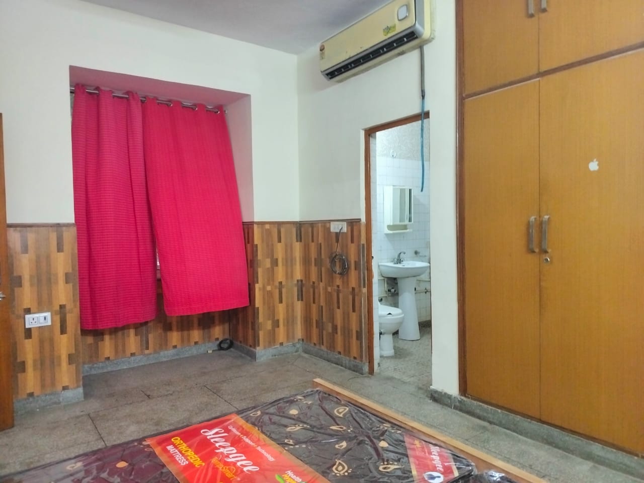 3 BHK Apartment For Sale in RWA Jasola Sector 7