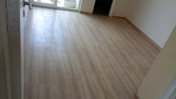 Room in 3 BHK Apartment at DLF The Ultima, Sector 81 – for Rent