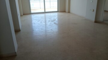 Room in 3 BHK Apartment at DLF The Ultima, Sector 81 – for Rent