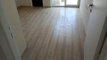 Room in 3 BHK Apartment at DLF The Ultima, Sector 81 – for Rent
