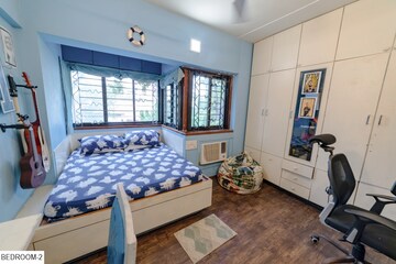 Bedroom in 4 BHK Apartment at Amarnath Towers, Andheri West – for Rent