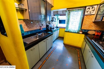 Kitchen in 4 BHK Apartment at Amarnath Towers, Andheri West – for Rent