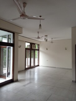 6 BHK + Pooja Room,Servant Room,Study Room,Extra Room Independent House For Sale in New Friends Colony
