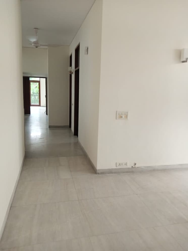 Room, new friends colony 6 Bedroom 502 Sq.Yd. Independent House In New Friends Colony Delhi 9015935