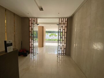 Room in 2 BHK Apartment at Shapoorji Pallonji Vicinia, Powai – for Rent