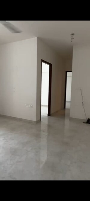 Room in 2 BHK Apartment at Lodha Amara, Kolshet Road – for Sale