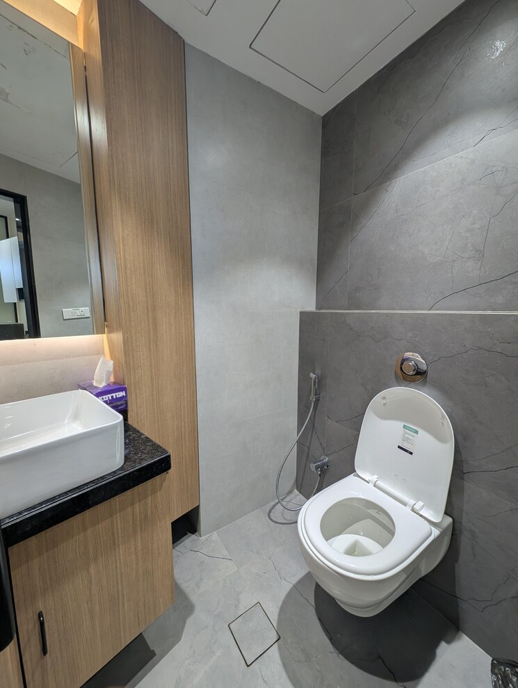 Bathroom, one-lodha-place Commercial Office Space 1000 Sq.Ft. In Lower Parel Mumbai 9015945