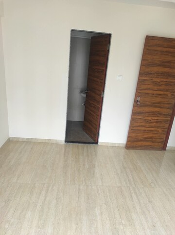 Room in 1 BHK Apartment at Orient Bellwether Heights, Matunga – for Rent
