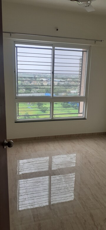 Room in 2 BHK Apartment at VTP Beaumonde, Kharadi – for Rent
