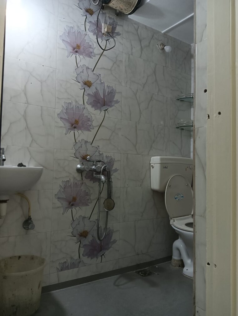 Bathroom, adarsh-chs-vasant-vihar 1 RK 350 Sq.Ft. Apartment In Vasant Vihar Thane 9015968