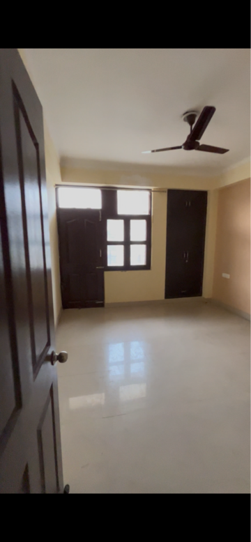 Room in 3 BHK Apartment at Vasu Fortune Residency, Raj Nagar Extension – for Rent