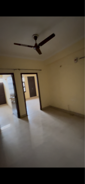Room in 3 BHK Apartment at Vasu Fortune Residency, Raj Nagar Extension – for Rent