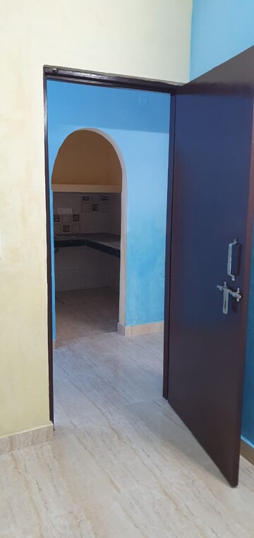 Furnished Amenities in 1 BHK Builder Floor at Ignou Road – for Rent