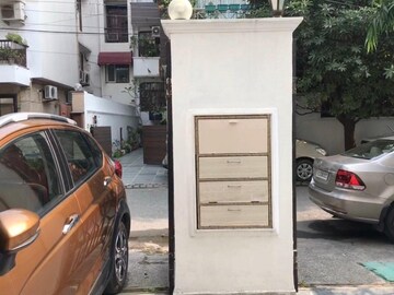 3 BHK Builder Floor – Exterior View View at Panchsheel Park - for Rent