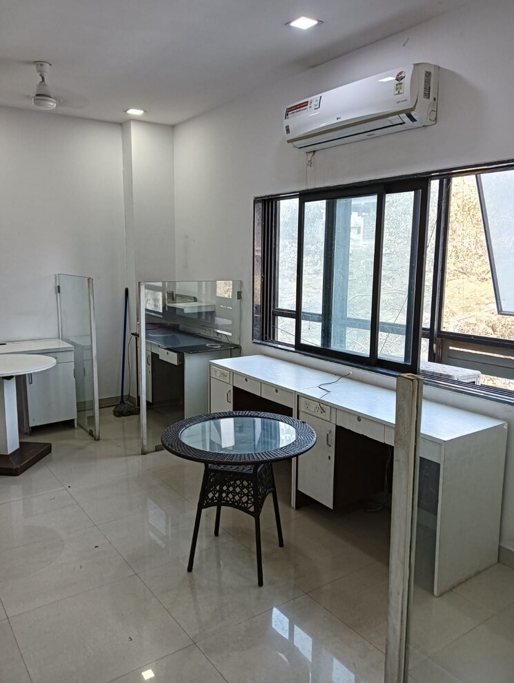 Kitchen, hiranandani-meadows Commercial Office Space 300 Sq.Ft. In Manpada Thane 9015985