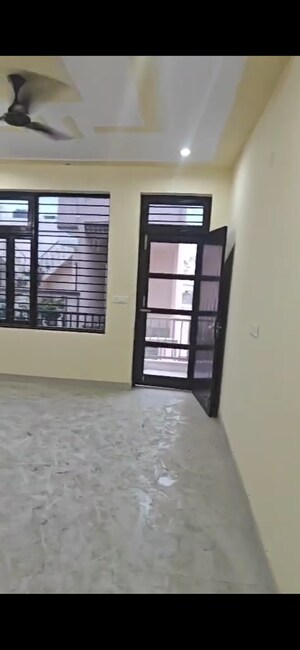 Room in 2 BHK Builder Floor at Sgm Nagar – for Rent