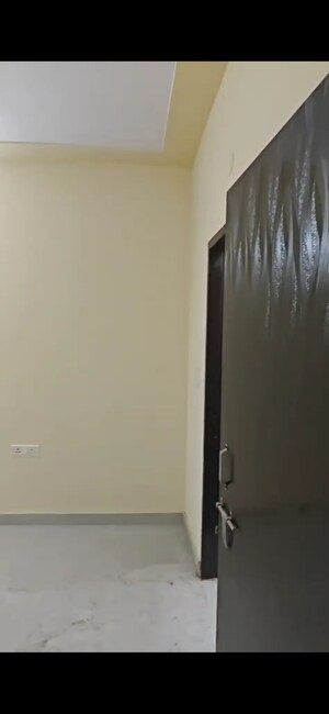 Furnished Amenities in 2 BHK Builder Floor at Sgm Nagar – for Rent