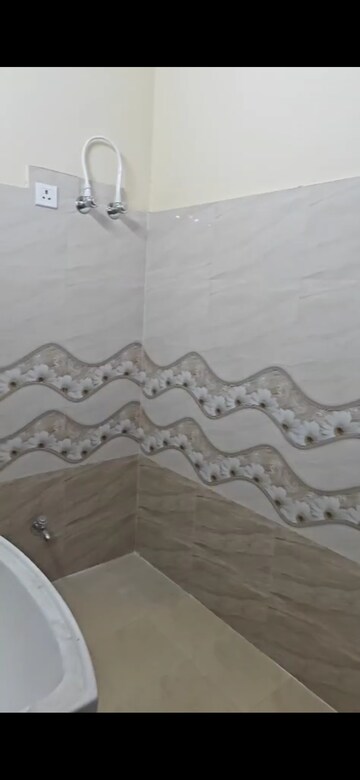 Bathroom in 2 BHK Builder Floor at Sgm Nagar – for Rent