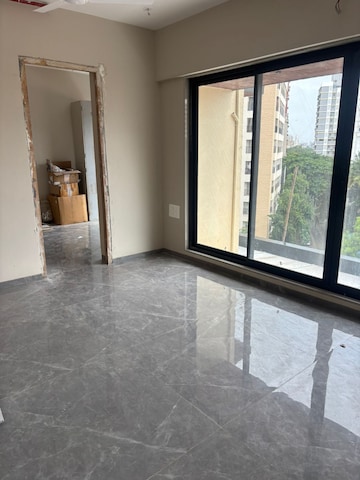 Room in 2 BHK Apartment at Bellwether Amari, Matunga – for Rent