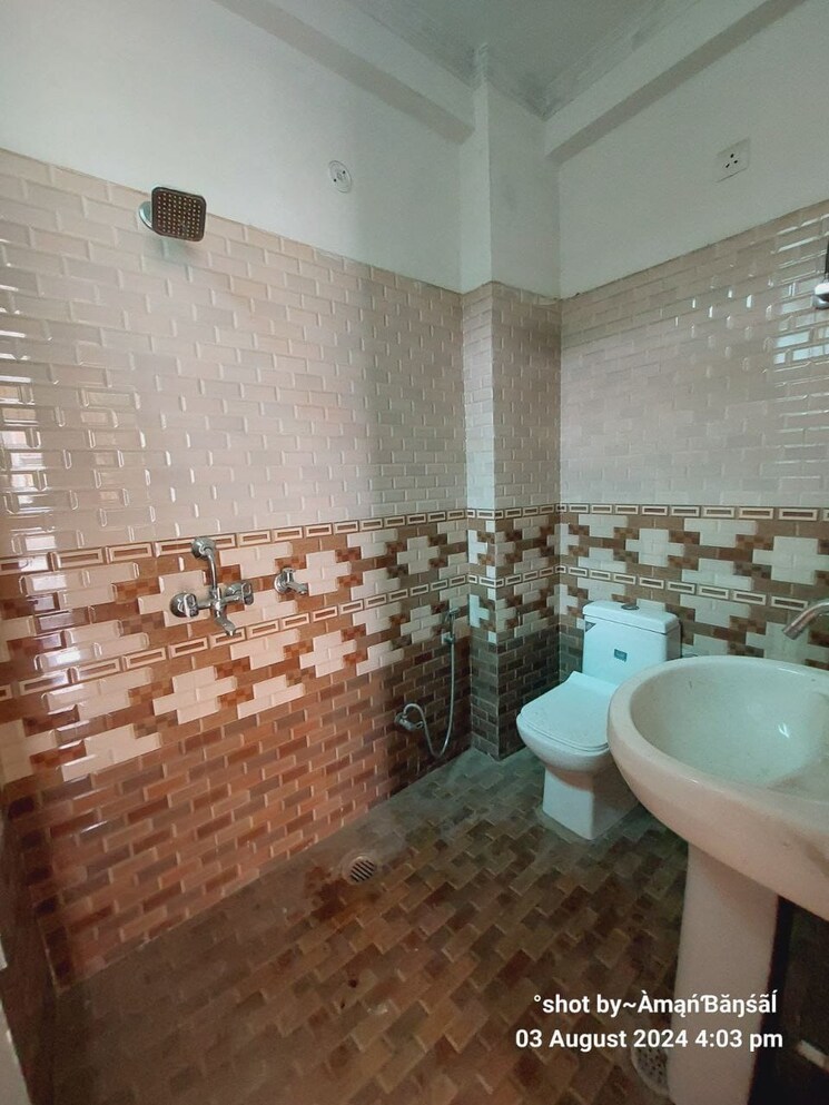 Bathroom, arsha-madhav-greens 3 Bedroom 1673 Sq.Ft. Independent House In Gomti Nagar Lucknow 9016021