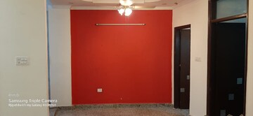 Room in 3 BHK Builder Floor at Paryavaran Complex – for Rent