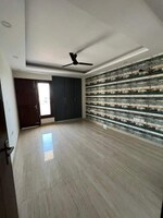3 BHK + Servant Room 2200 Sq.Ft. Builder Floor in Sushant Lok 3
