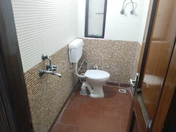 Bathroom in 3 BHK Builder Floor at Sector 27 – for Rent