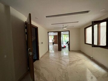 Room in 3 BHK Builder Floor at Sushant Lok 3, Sector 57 – for Rent