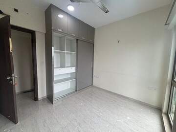 Room in 2 BHK Apartment at Sheth Auris Serenity Tower 2, Malad West – for Rent