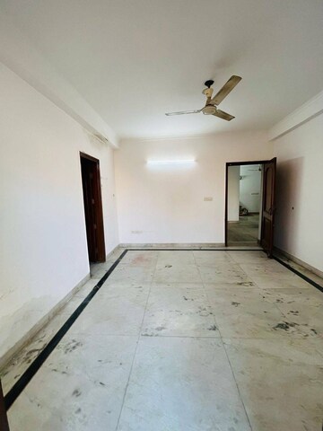 Room in 2 BHK Builder Floor at Saket – for Rent