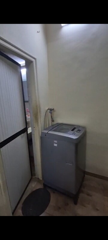 Furnished Amenities in 1 BHK Apartment at Padmavati Palace, Vile Parle East – for Rent
