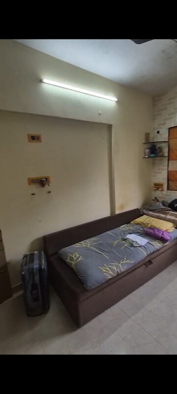 Bedroom in 1 BHK Apartment at Padmavati Palace, Vile Parle East – for Rent