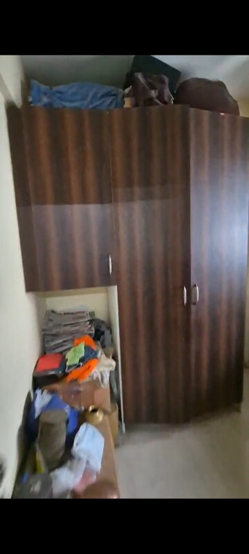 Furnished Amenities in 1 BHK Apartment at Padmavati Palace, Vile Parle East – for Rent