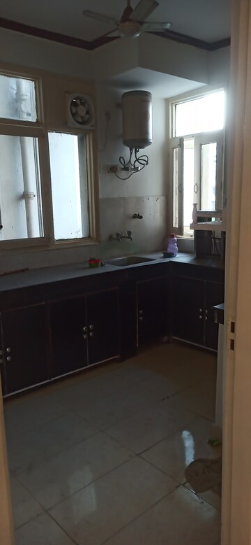 Kitchen in 4 BHK Apartment at Tarika CGHS, Sector 43 – for Rent