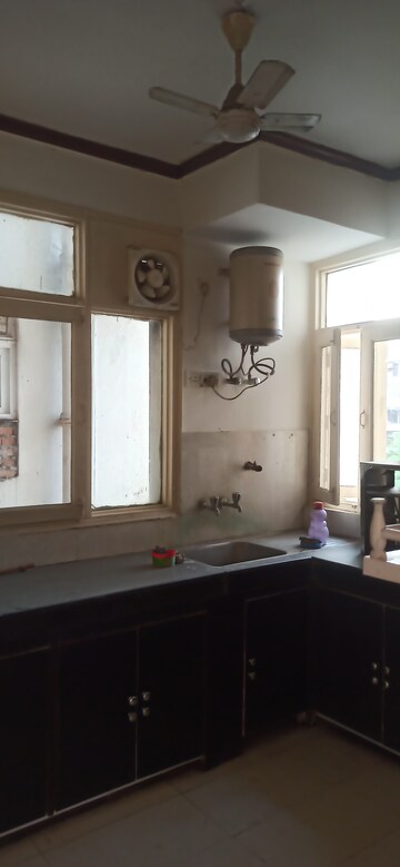 Kitchen in 4 BHK Apartment at Tarika CGHS, Sector 43 – for Rent