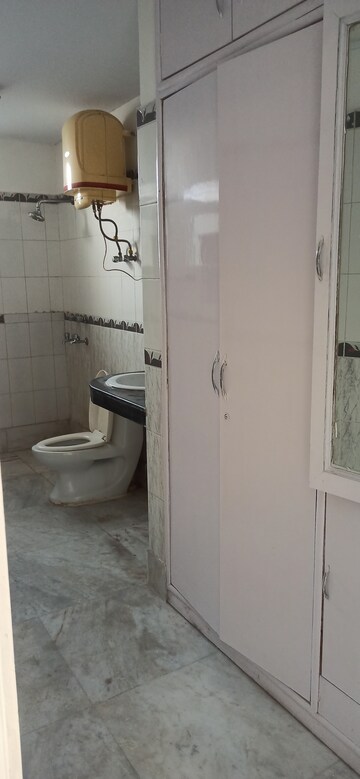 Bathroom in 4 BHK Apartment at Tarika CGHS, Sector 43 – for Rent