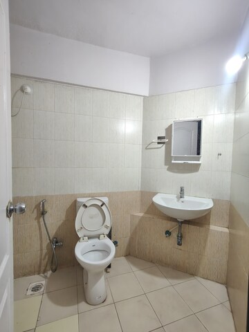 Bathroom in 2.5 BHK Apartment at Kumar Kruti, Kalyani Nagar – for Rent