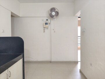 Bathroom in 2.5 BHK Apartment at Kumar Kruti, Kalyani Nagar – for Rent