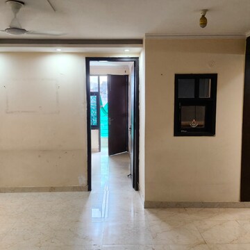 Room in 3 BHK Independent House at Sector 37 – for Rent