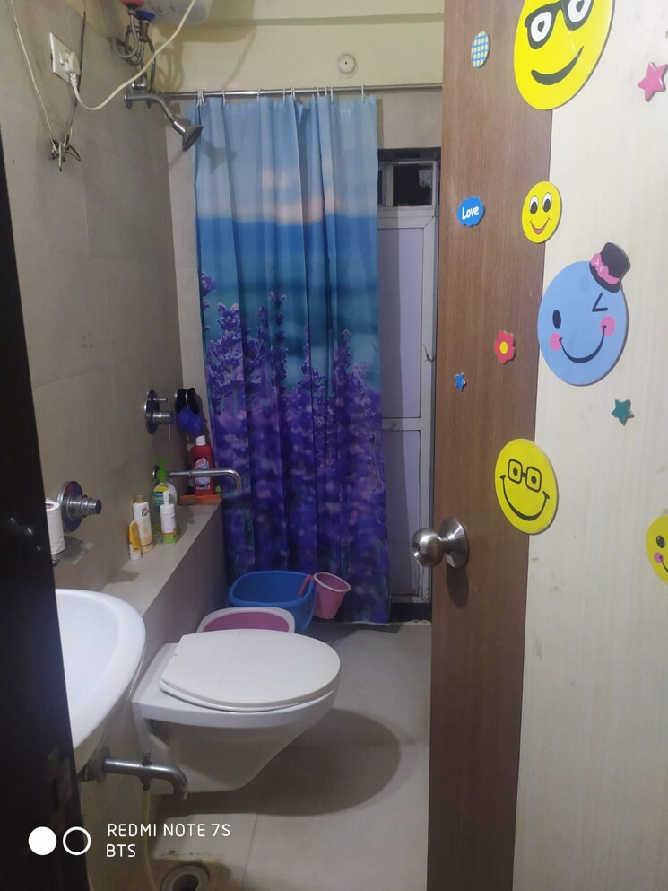 Bathroom, vasant-valley-ivy-tower 2 Bedroom 900 Sq.Ft. Apartment In Malad East Mumbai 9016139