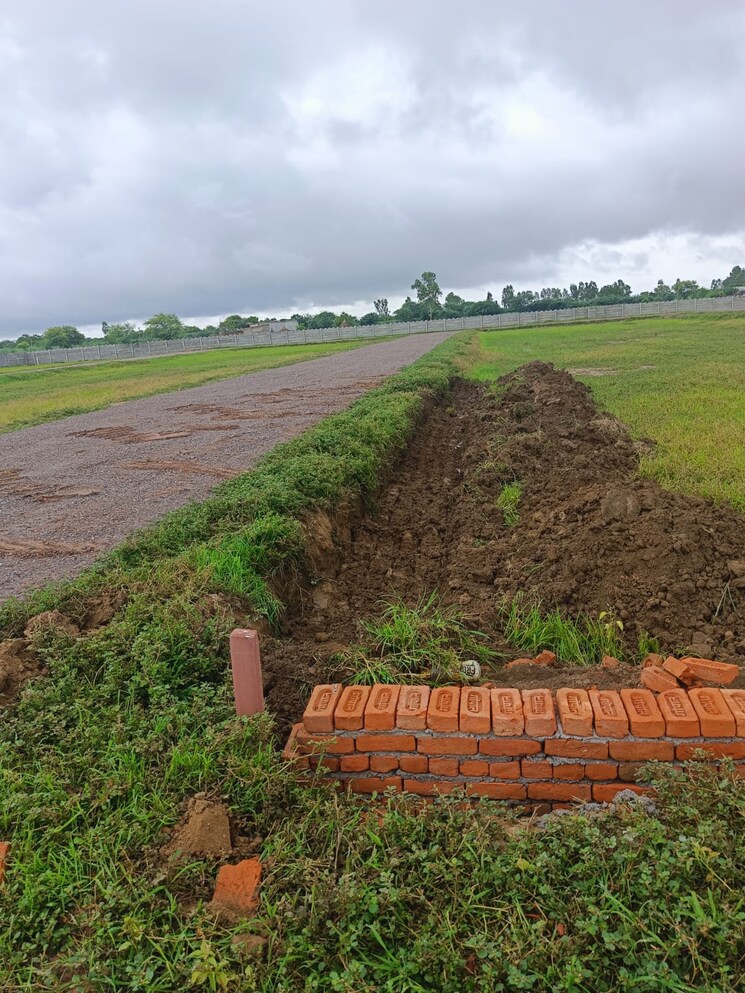 undefined, goverdhan  100 Sq.Yd. Plot In Goverdhan Mathura 9016132