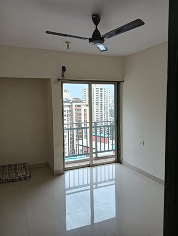 Room in 2.5 BHK Apartment at Arjun CHS Vasant Vihar, Vasant Vihar – for Sale