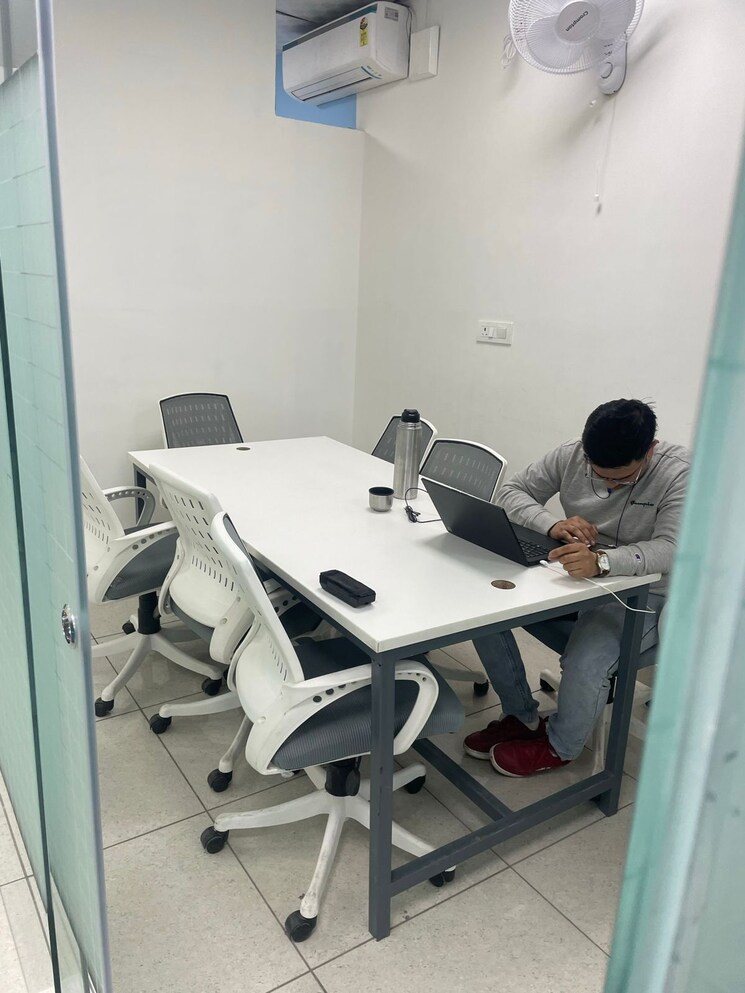 Team Area, sector 2 Commercial Office Space 3500 Sq.Ft. In Sector 2 Noida 9016170