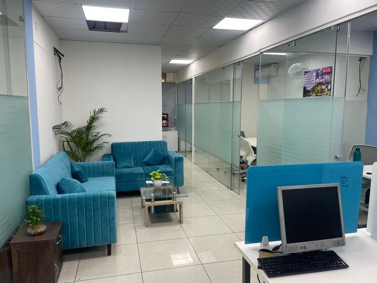 Living Room, sector 2 Commercial Office Space 3500 Sq.Ft. In Sector 2 Noida 9016170