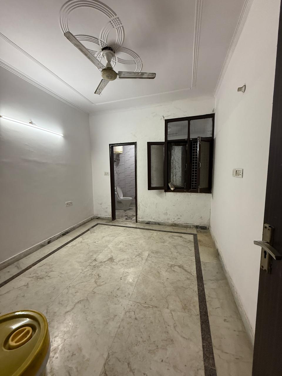 1 BHK + Extra Room Builder Floor For Rent in Saket