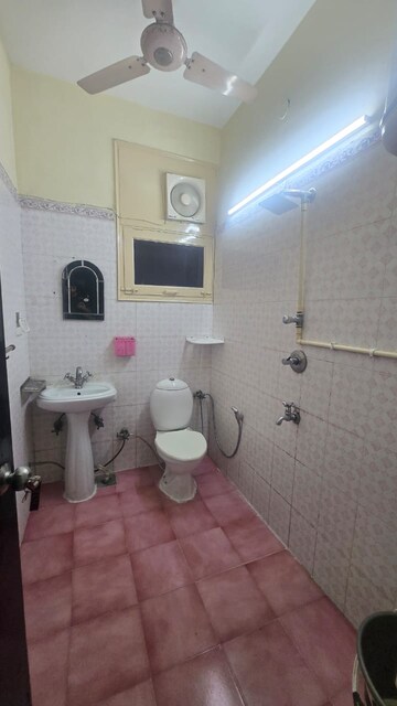 Bathroom in 4 BHK Apartment at Tarika CGHS, Sector 43 – for Rent
