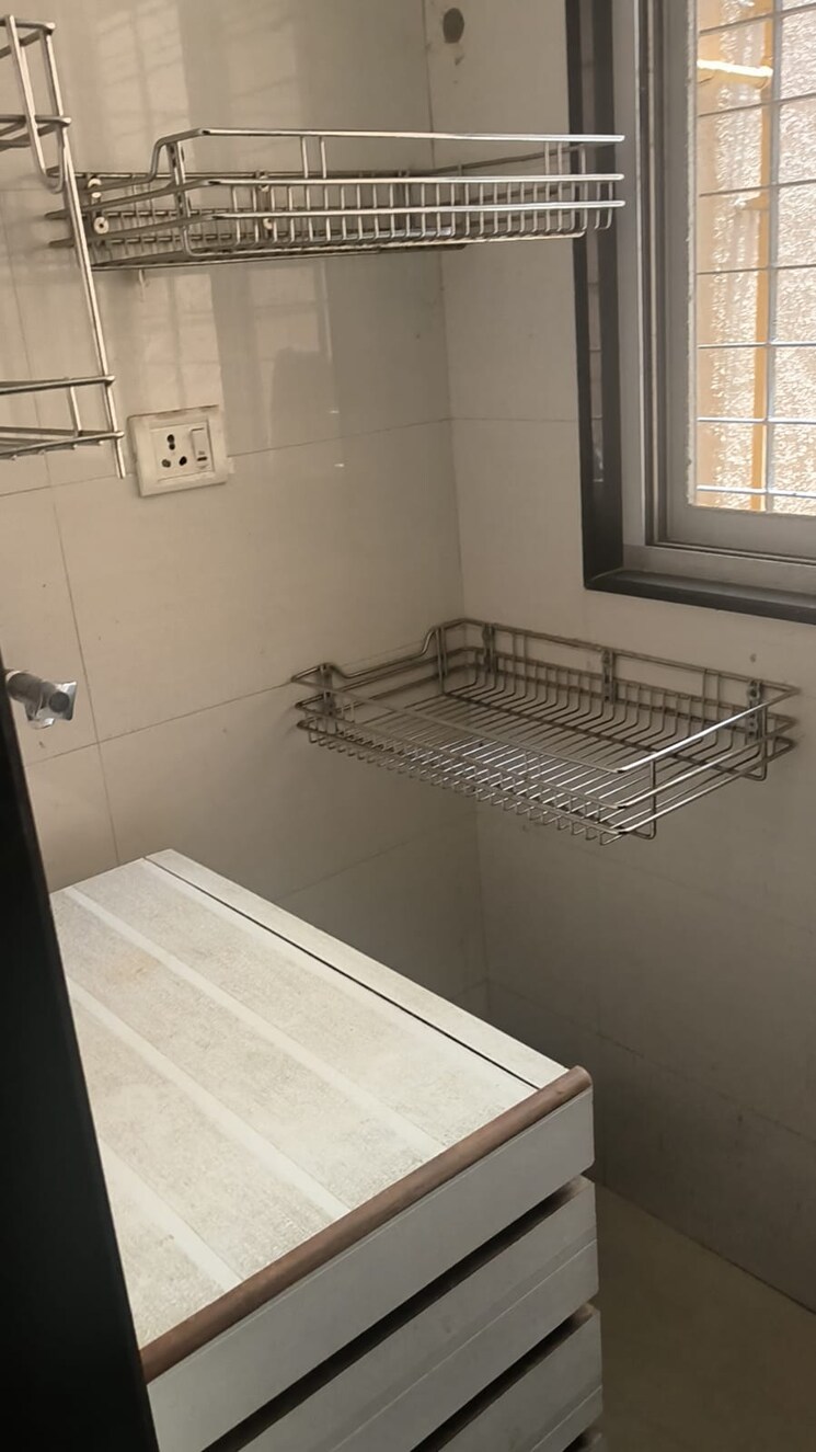 Bathroom, k-raheja-palm-court 2 Bedroom 830 Sq.Ft. Apartment In Malad West Mumbai 9016222