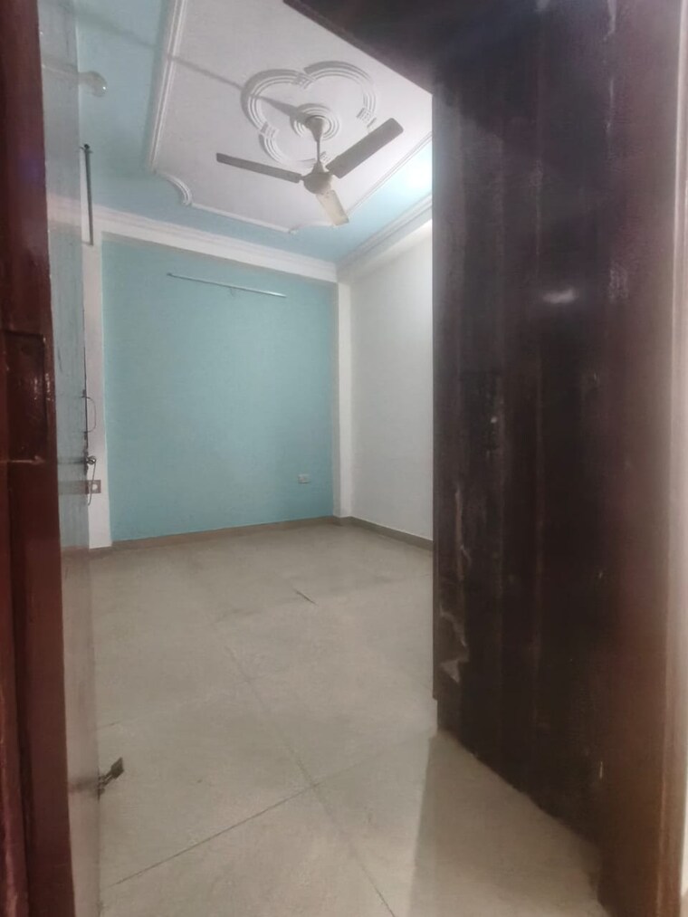 Room, maidan garhi 3 Bedroom 130 Sq.Yd. Builder Floor In Maidan Garhi Delhi 9016267