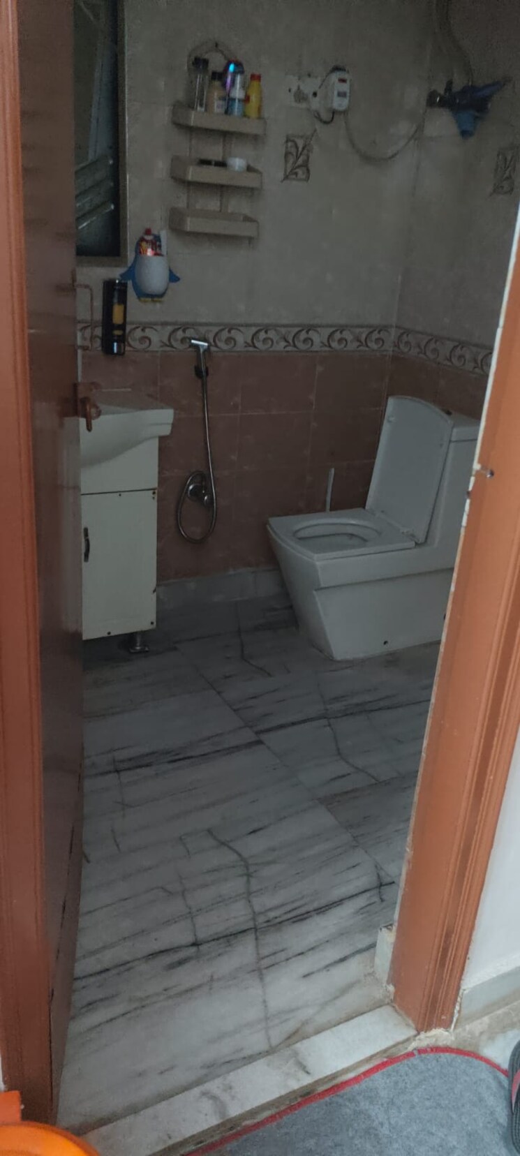 Bathroom, vaishali sector 5 4 Bedroom 98 Sq.Mt. Independent House In Vaishali Sector 5 Ghaziabad 9016212